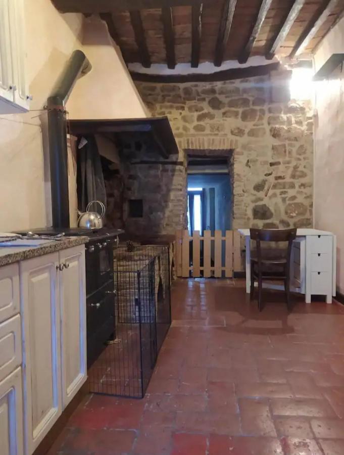 Casa Contadina in borgo medievale, Tuscany Monteguidi Esterno foto